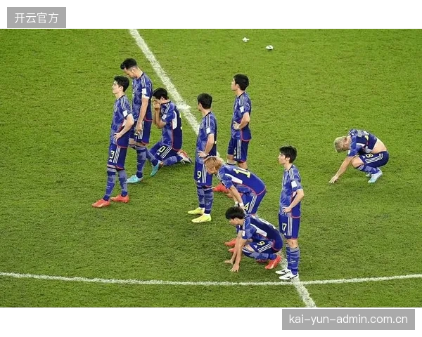 日本队三中卫体系在面对欧洲强队时防守表现稳定。